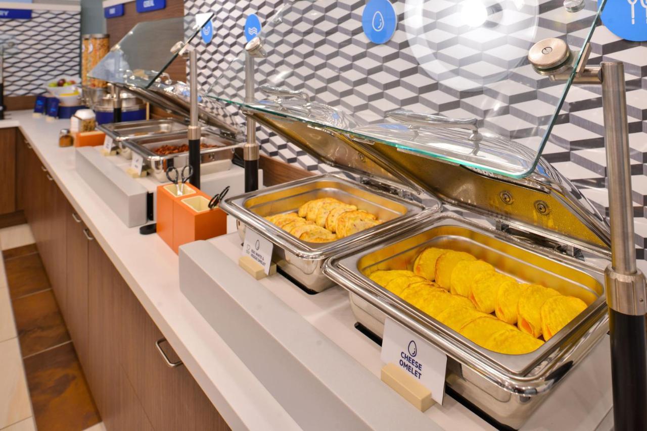 盖恩斯维尔i-75智选假日套房酒店 外观 照片
